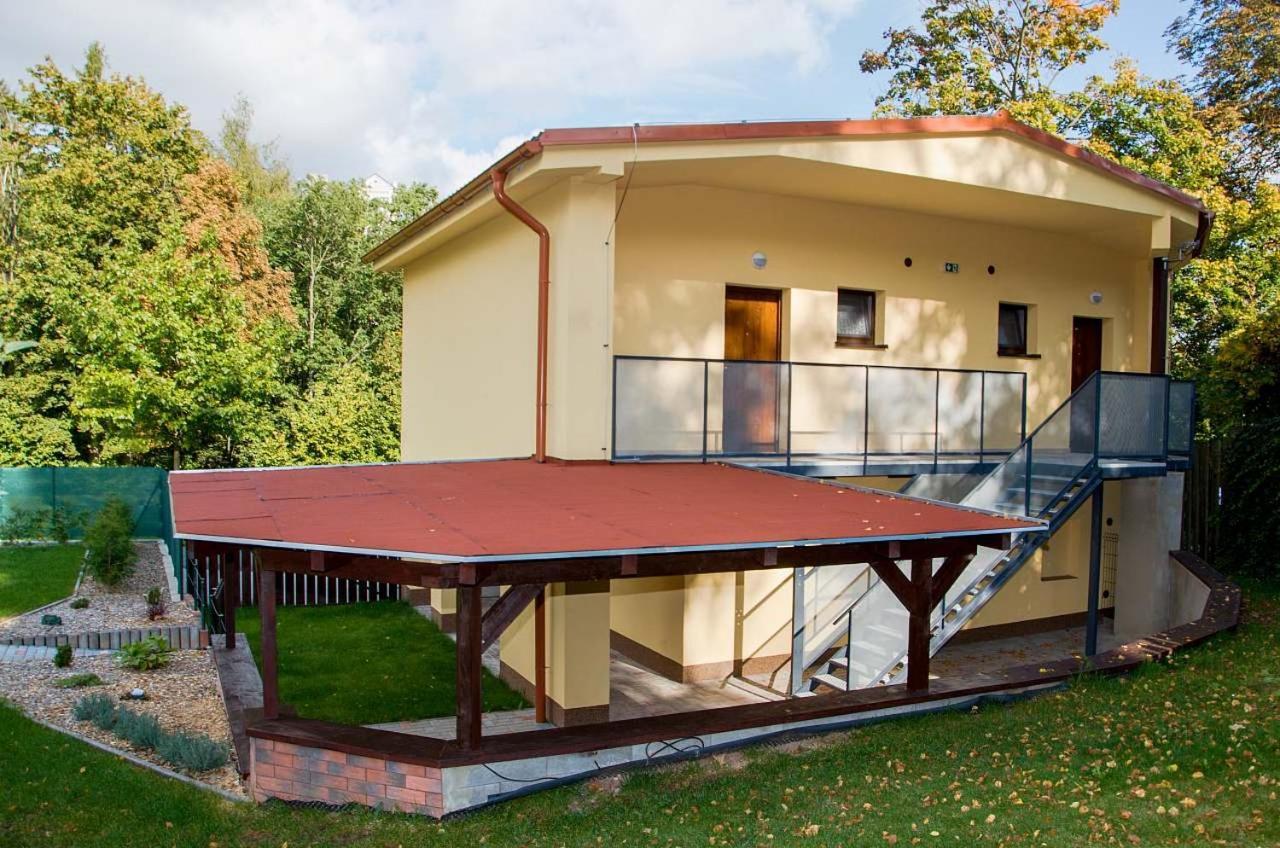 ברומוב Apartmany Nad Parkem מראה חיצוני תמונה