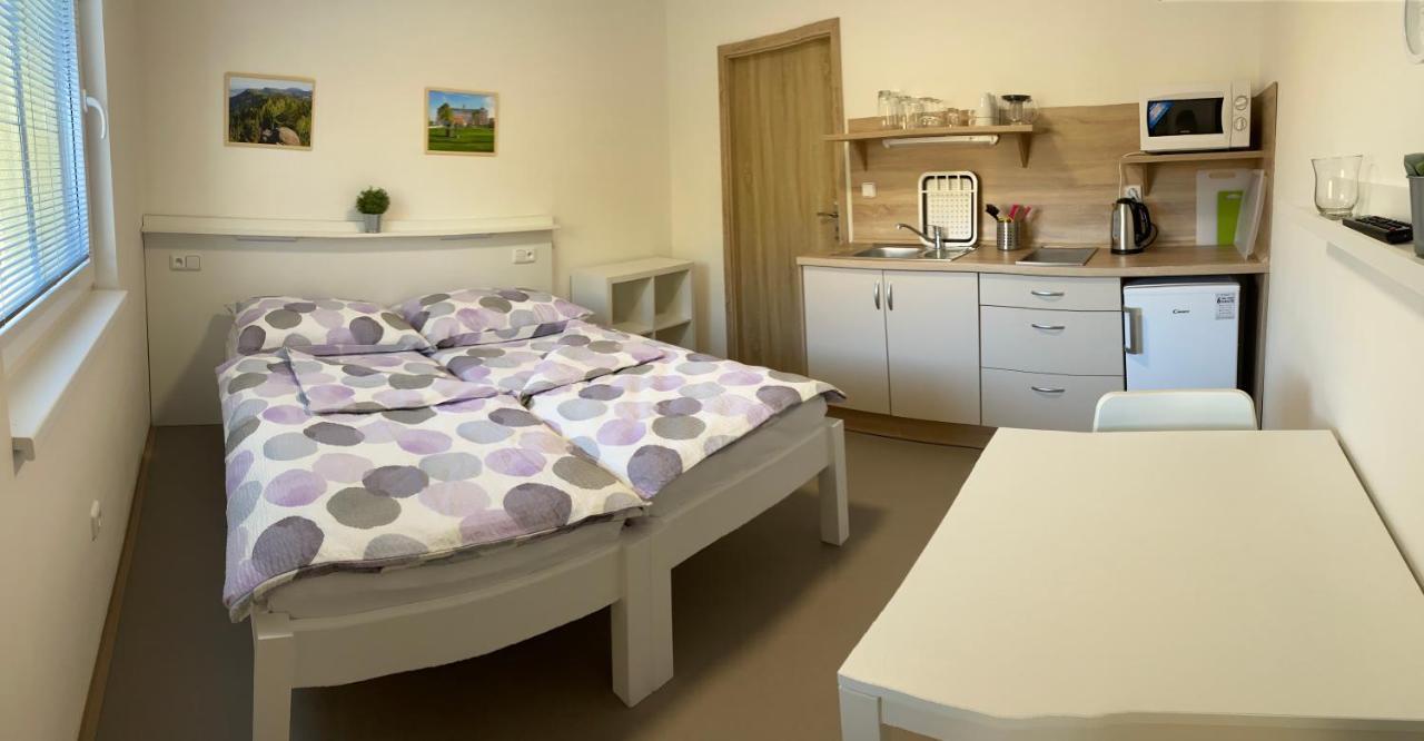 ברומוב Apartmany Nad Parkem מראה חיצוני תמונה