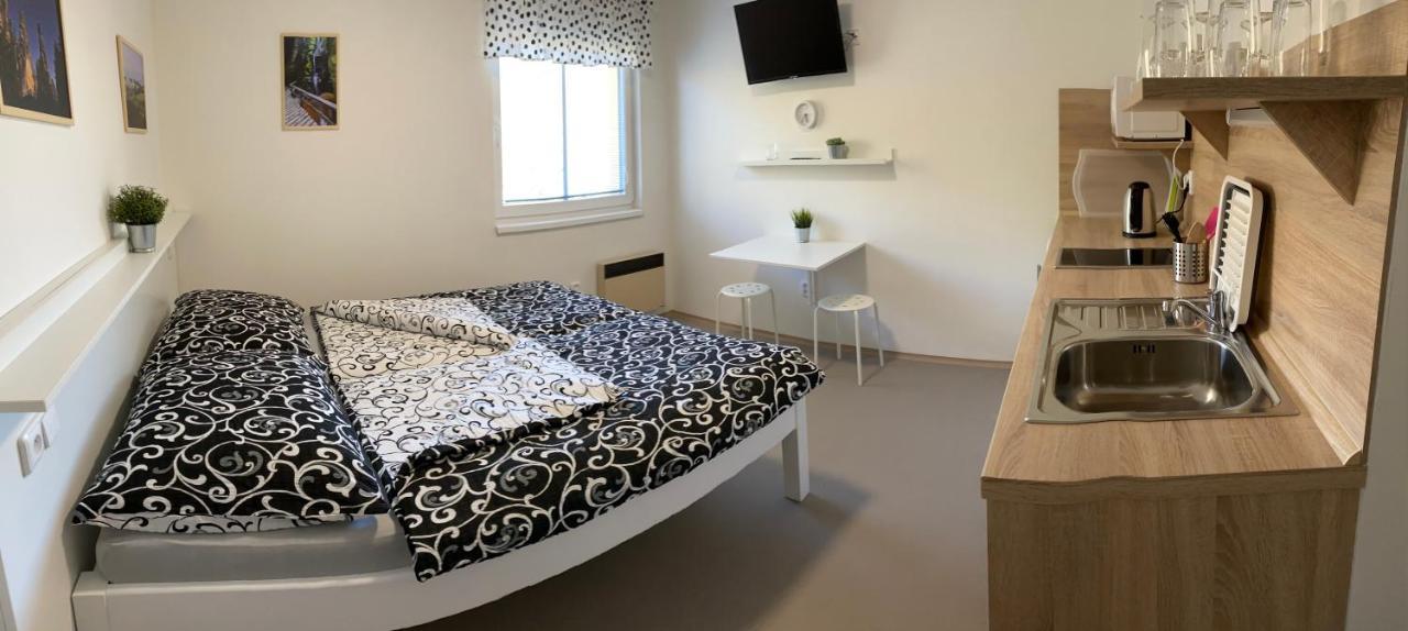 ברומוב Apartmany Nad Parkem מראה חיצוני תמונה
