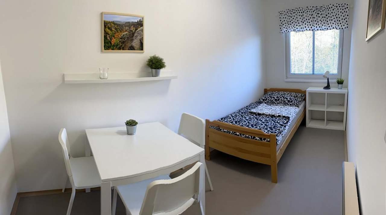 ברומוב Apartmany Nad Parkem מראה חיצוני תמונה